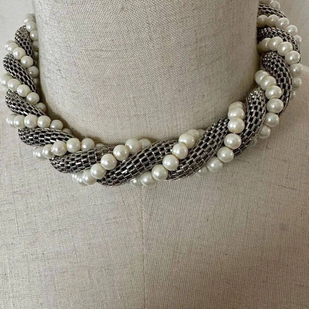 Silver tone and faux pearl mesh twisted choker necklace